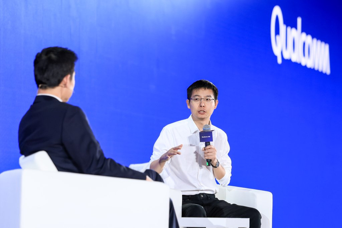 宇树CEO王兴兴在高通骁龙峰会上