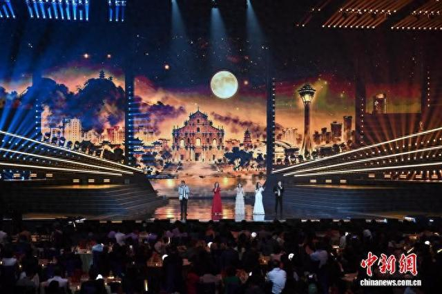 9月28日，“湾区升明月”2025大湾区电影音乐晚会在澳门举行。 中新社记者 郑嘉伟 摄