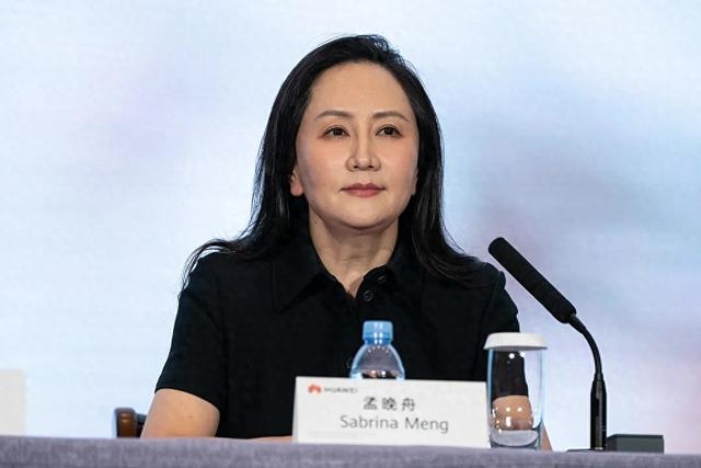 孟晚舟，明天起当值华为轮值董事长