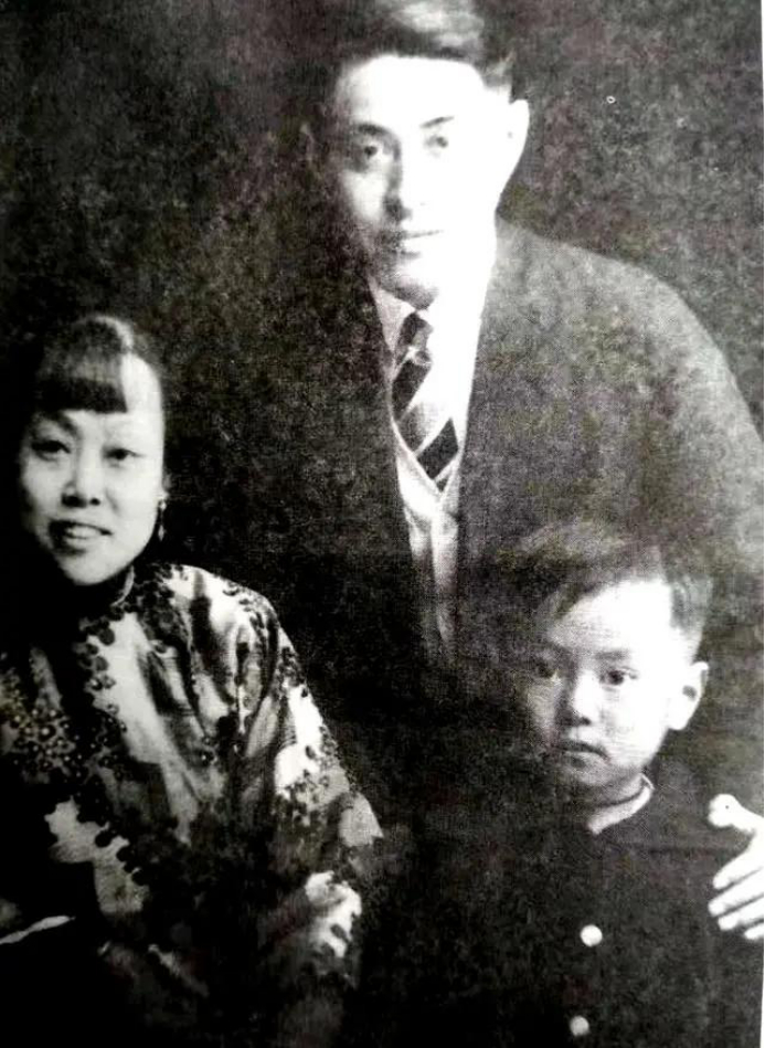 杨振宁在1957年的诺奖晚宴上说了些什么?__财经头条__新浪财经