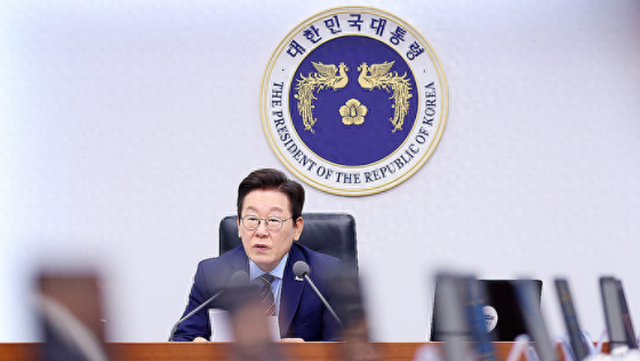 李在明10月2日在首尔龙山总统府召开会议 图源：韩媒