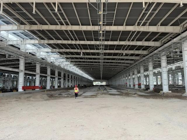 地铁22号线北京段平房停车场施工现场/记者拍摄
