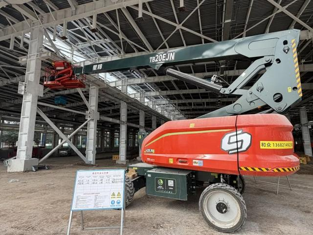 地铁22号线北京段平房停车场施工现场/记者拍摄