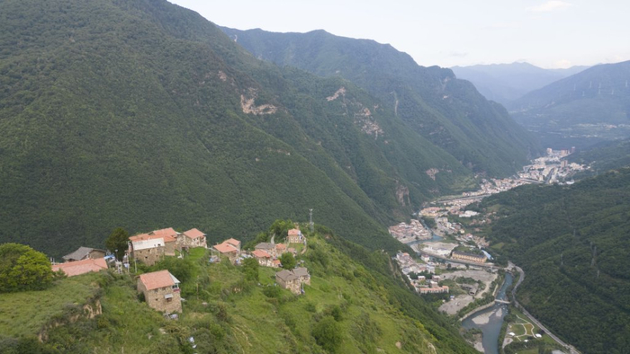 达古冰川滋养着的黑水县