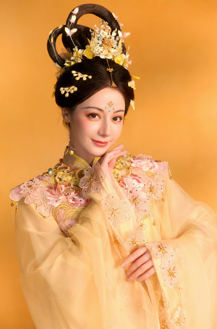 迪丽热巴的中秋嫦娥造型火了!美得让人窒息