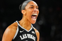 WNBA总决-阿贾28分14板 杰基-杨32分 王牌三星闪耀2-0水星