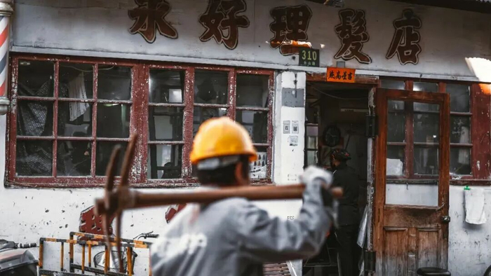年轻时父母也往往在各地迁徙打工。（图/unsplash）