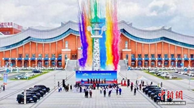 图为内蒙古呼伦贝尔推出的2025金秋·银冬呼伦贝尔自驾游系列活动现场。 任薇供图