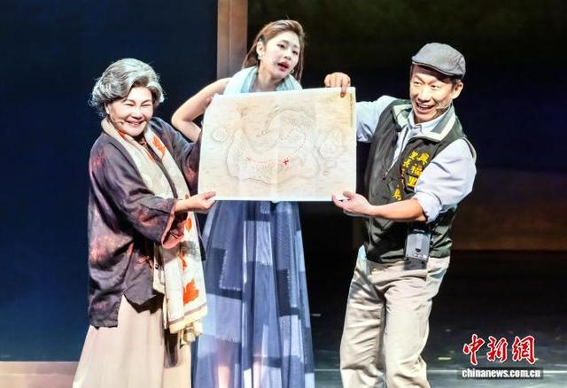 11日晚，台湾原创音乐剧《那一天，彩虹出现》在厦门闽南大戏院开演，图为剧照。厦门闽南大戏院 供图