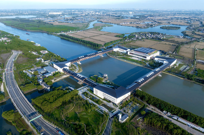 2025年5月，沪苏浙交界原点，长三角示范区的水乡客厅·方厅水院竣工。澎湃新闻资料图