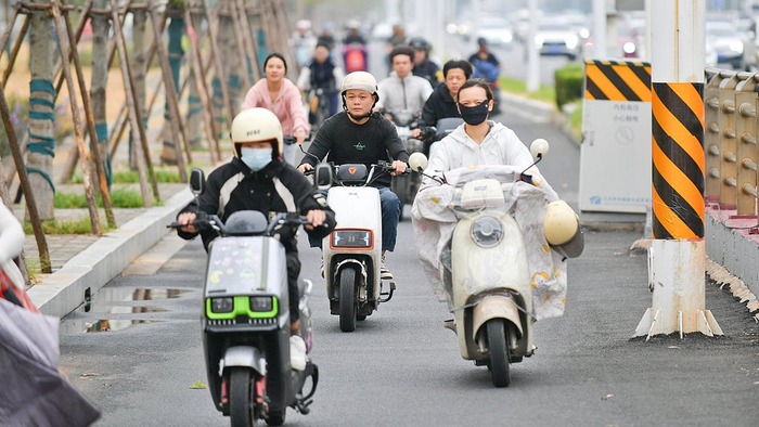 10月14日，受北方弱冷空气渗透影响，南昌迎来降温，高温体感明显缓解。