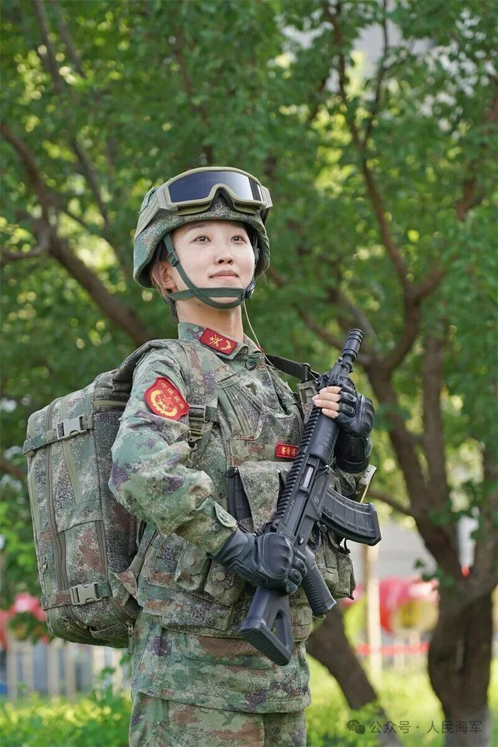 ▲郭诗琪在阅兵集训点训练照片