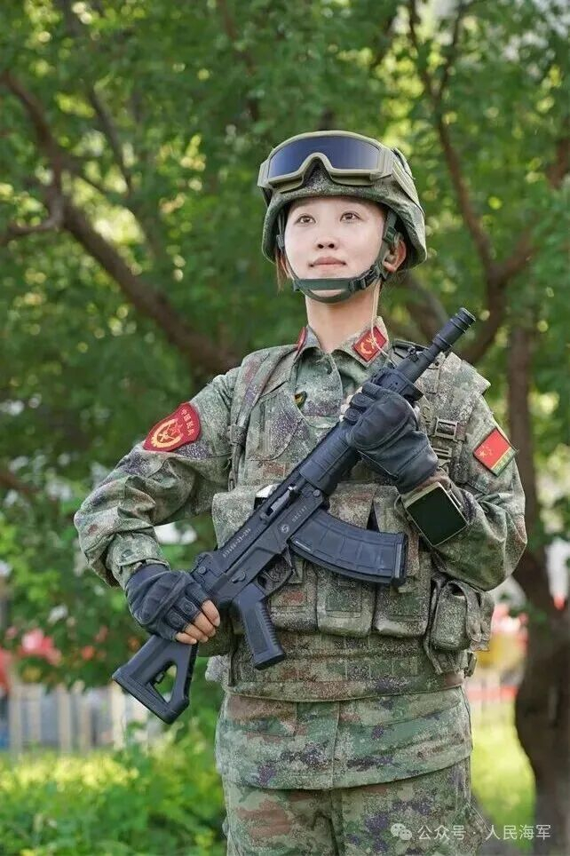 ▲郭诗琪在阅兵集训点训练照片