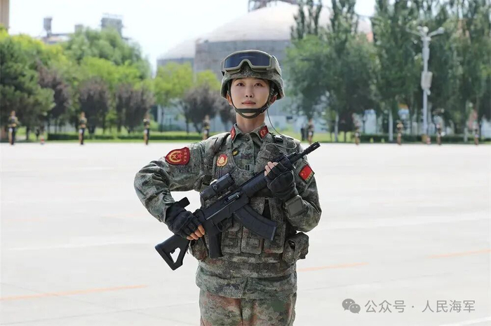 ▲郭诗琪在阅兵集训点训练照片