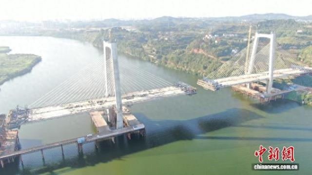 图为大桥施工现场。蜀道集团川高公司 供图