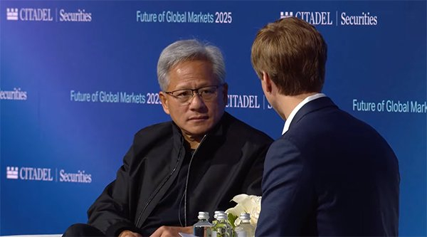 黄仁勋10月6日在纽约出席美国城堡证券（Citadel Securities）主办的活动。 视频截图