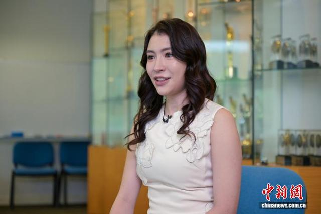 9月19日，2025香港小姐亚军施宇琪接受中新社记者专访。 中新社记者 陈永诺 摄