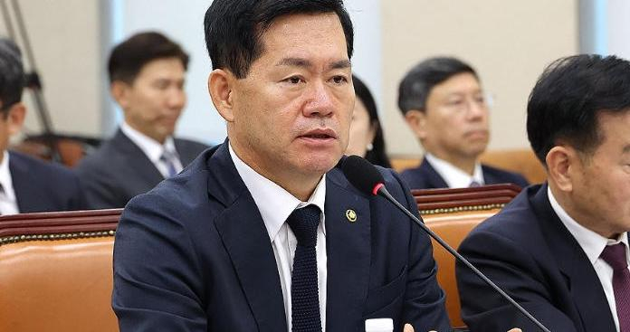 韩国官员：中方制裁，必然影响“让美国造船业再次伟大”