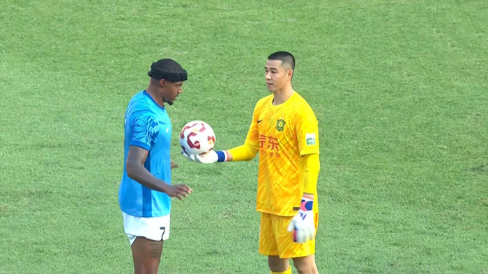 侯森下滑了，范双杰踢中后卫双输，拉米罗延续错误 国安亚冠找面子