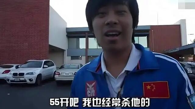 卢本伟现身某活动,蒙面仍被一眼认出,网友4个字刷屏