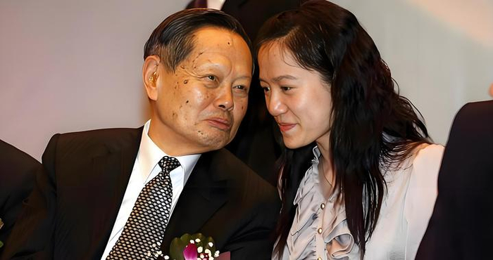 回顾杨振宁教授和翁帆女士的种种过往，确认“爱情”无疑了