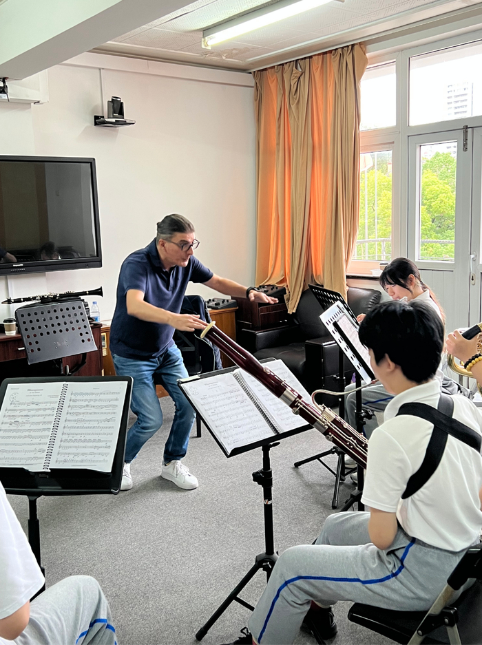 韦利科·克伦科夫斯基带来单簧管大师课