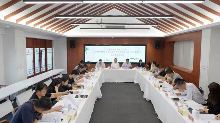 2025年10月17日下午，上海市人大常委会金泽镇基层立法联系点举行立法意见征询座谈会。本文图片 上海人大 图