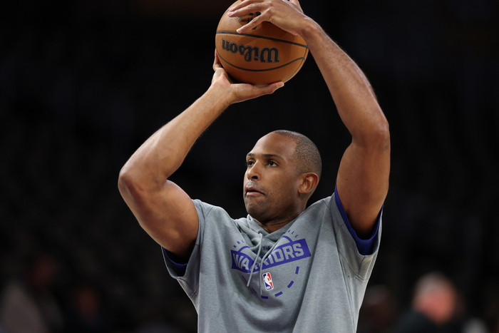 霍福德在赛季首秀中虽然没有太多表现的机会，但是依旧被认为是勇士的重要补强。