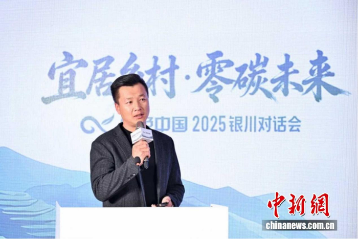 宁夏中昊银晨能源技术服务有限公司兴胜村项目经理杨小龙 中新网记者 李骏 摄