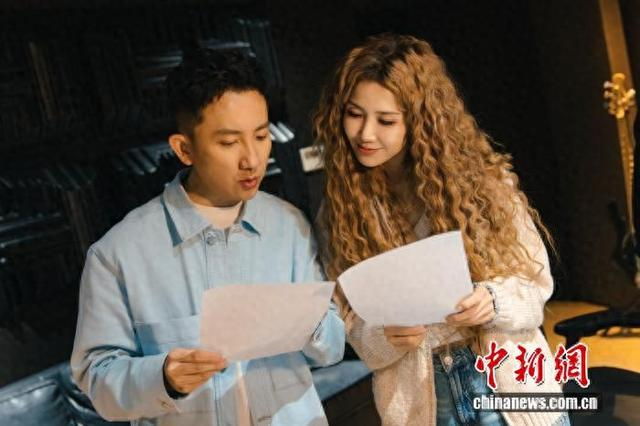 图为王搏王蓉合作歌曲花絮。受访者供图
