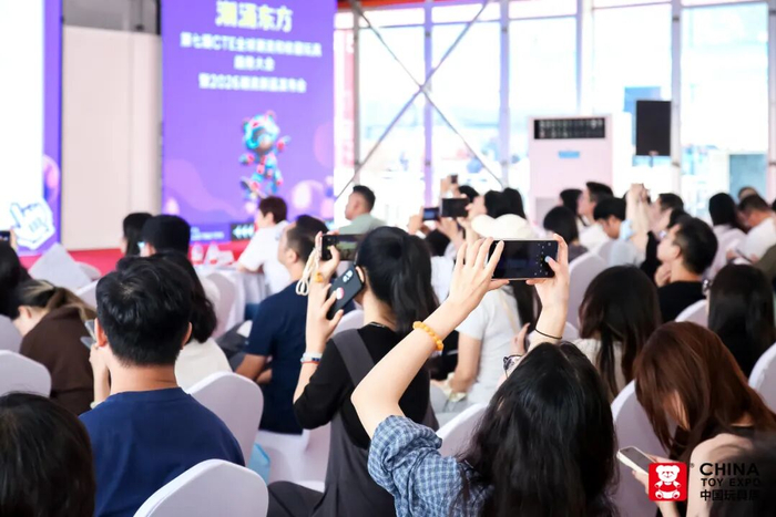 关于潮玩的产品方向、用户消费与国际市场,有这些趋势和洞察__财经头条__新浪财经