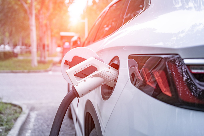 ▲資料圖：部分新能源車(chē)企退市，車(chē)輛售后無(wú)保障的源兜問(wèn)題困擾著(zhù)不少車(chē)主。圖/IC photo