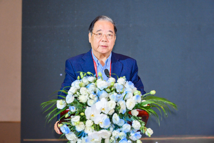 中国汽车人才研究会名誉理事长付于武 汽车产业创新论坛