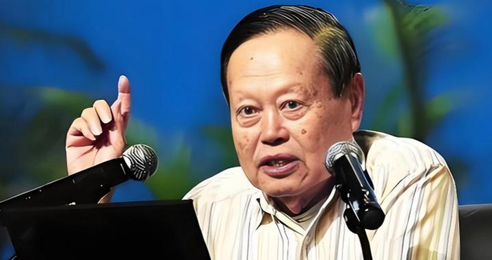 杨振宁母亲：相貌平平，学历不高，夫爱子孝，更培养出一门四博士