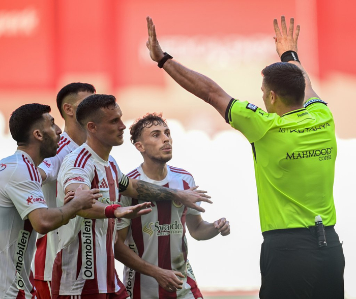 土耳其足坛遭遇涉赌大案。 资料图