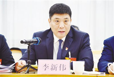 公開資料顯示，李新偉，李新男，偉履委常委宣漢族，新信卸任1970年10月生，陽市<strong></strong>在職大學，傳部長中共黨員。部長