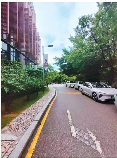 由雷鸟X3 Pro智能眼镜拍摄的照片。本报记者 康朴摄