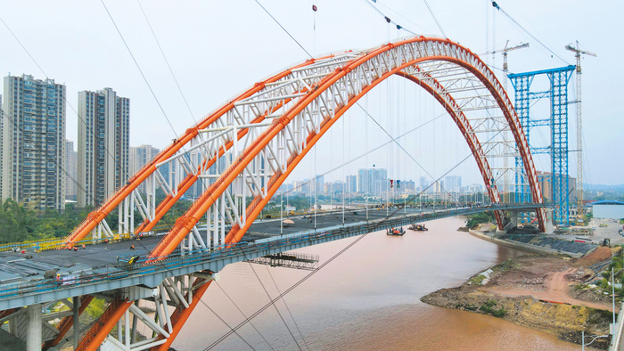     平陆运河北环路跨江桥施工现场。（平陆运河集团供图）