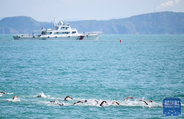 ↑ 参赛选手在比赛中。新华社记者 张龙 摄