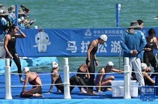 ↑ 参赛选手在比赛后。新华社记者 李紫恒 摄