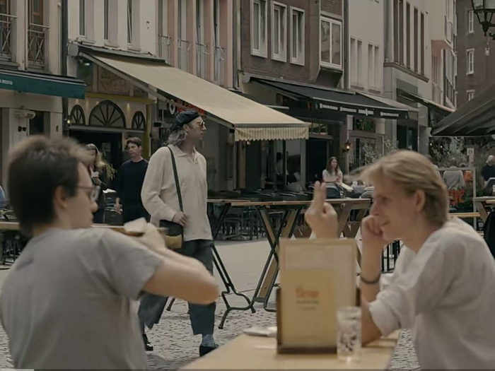 《寻找杜塞尔多夫》（a flâneur and Düsseldorf）纪录片剧照