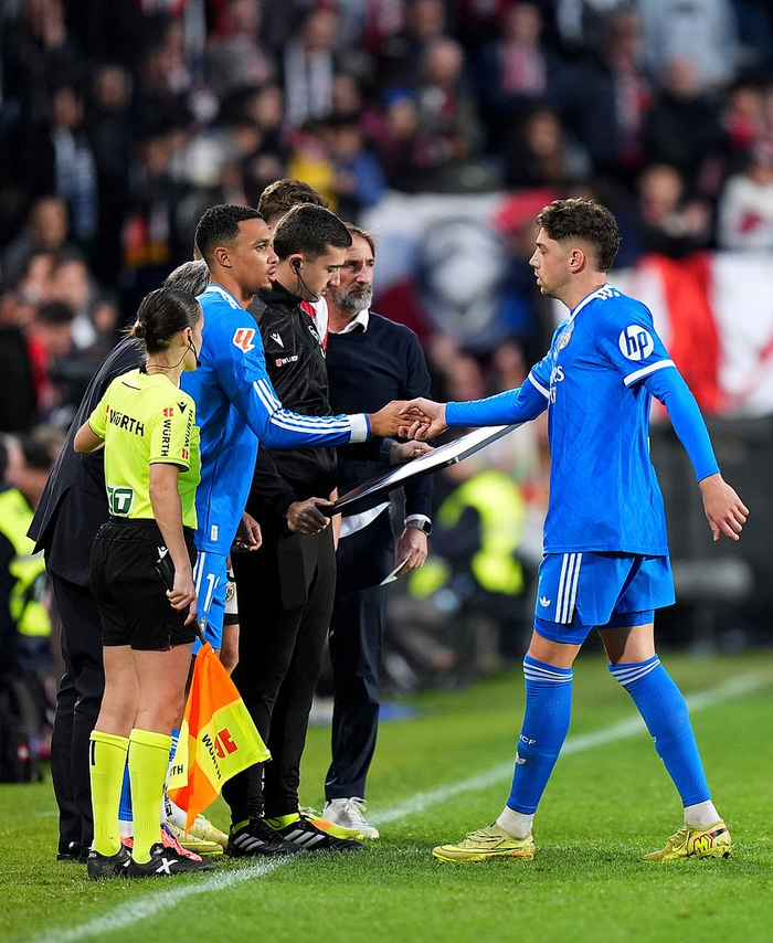 巴尔韦德比赛中伤退，几天前的欧冠中他就主动要求下场。