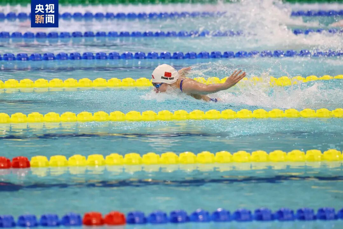△2025年11月10日，女子100米蝶泳半决赛，张雨霏晋级。
