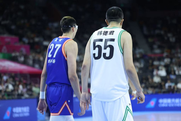 韩德君已经38岁，如今在赛场上对抗的都是比自己小了不少的年轻人。