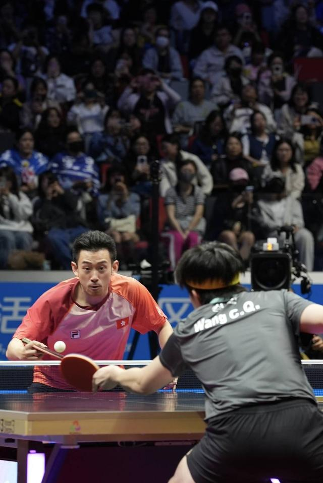 王楚钦对战黄镇廷 李佳雨/摄