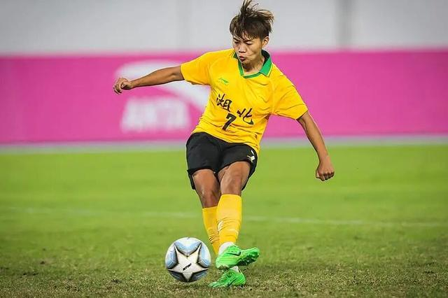 △女足成年组1-4名排位赛，王霜领衔湖北队点球大战5-4战胜广东队。