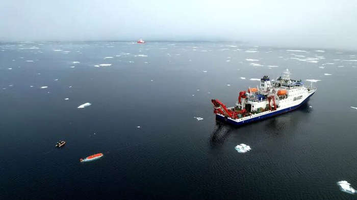 2025年8月10日，“蛟龙”号