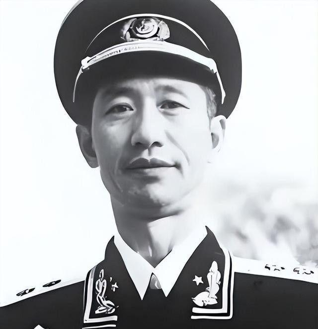 开国中将周希汉的妻子有多美?眉清目秀,风姿绰约堪称绝色!|周璇|陈赓|行署|徐帅|韧劲_新浪新闻