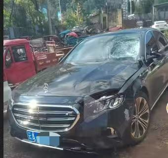 云南百万粉丝网红小英的丈夫被刑拘：酒后肇事逃逸致人重伤