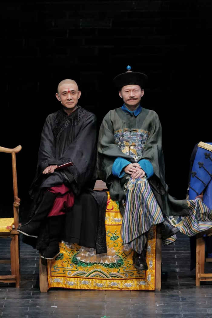 贾一平（左）和吴彼（右）在《北京法源寺》中分别扮演谭嗣同和袁世凯